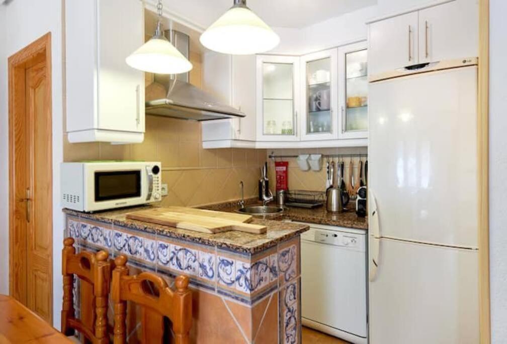 Villa Magerit, Entire Home 5 Minutes Easy Walk To Sandy Beach ลามาตา ภายนอก รูปภาพ